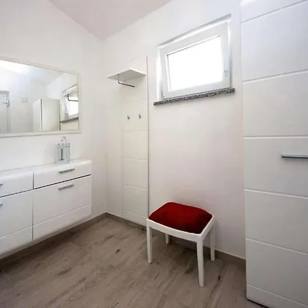 Holiday home Family Friendly House With A Swimming Pool - 22902