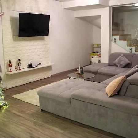 Holiday home Family Friendly House With A Swimming Pool - 22902 *